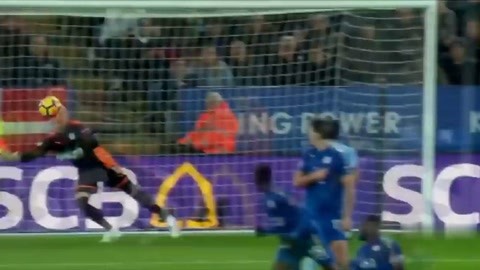 [NBA]里夫斯顺下抛投打成2+1 湖人扩大领先优势.