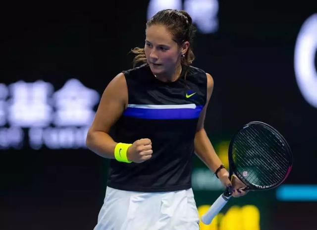 戴杯德约双打丢3赛点憾负 纳达尔助西班牙进4强.