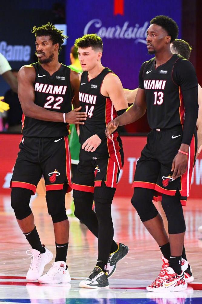 详解棒球规则中的死球转活球逻辑