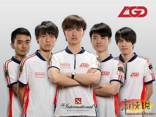 养老？不存在！40岁永动机累瘫了：触球101次 连续10轮狂奔90分钟