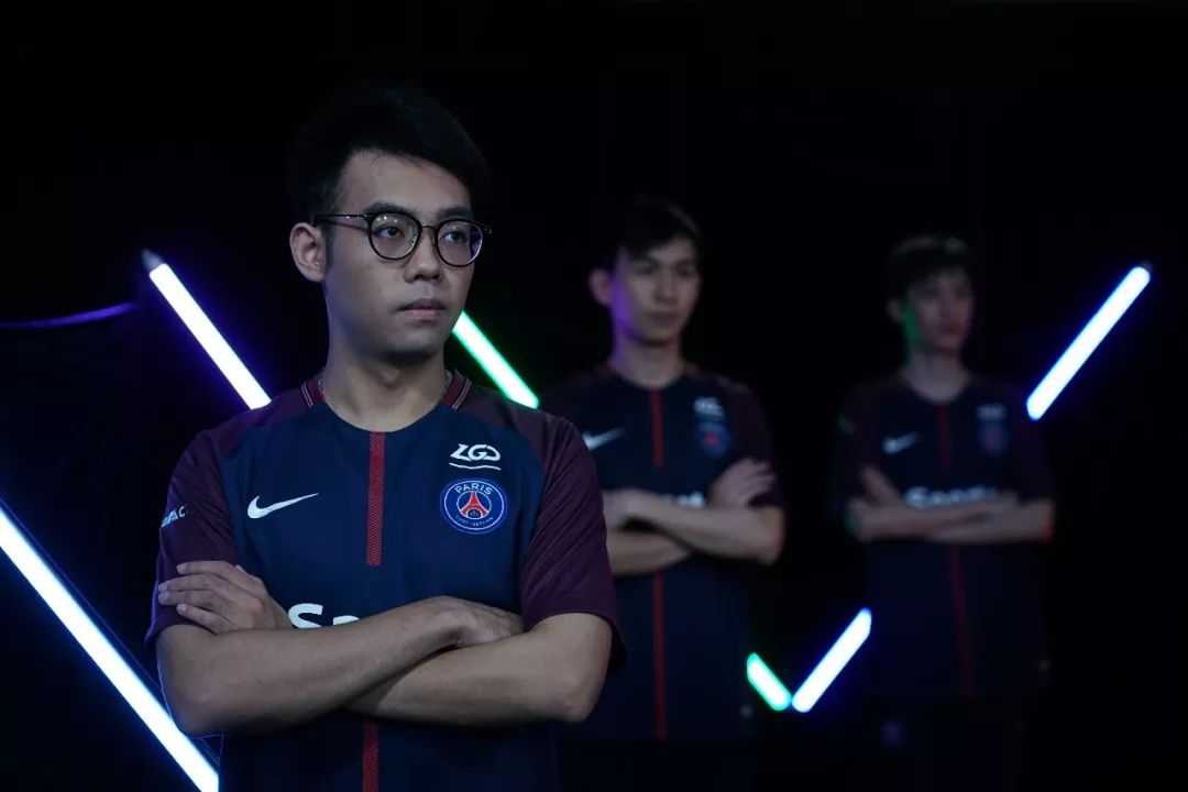 一样滚动放 一样滚动放